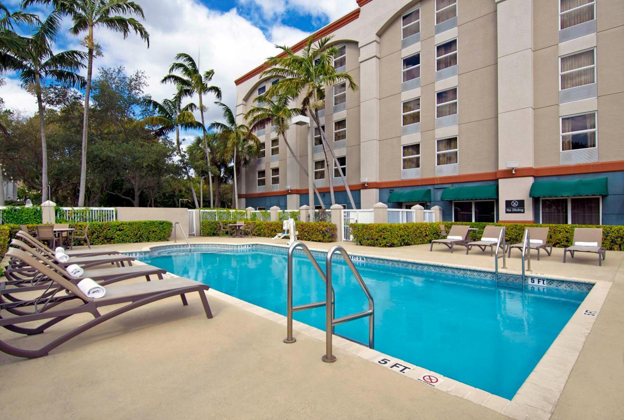 פורט לודרדייל Hampton Inn Ft Lauderdale Airport North Cruise Port מראה חיצוני תמונה